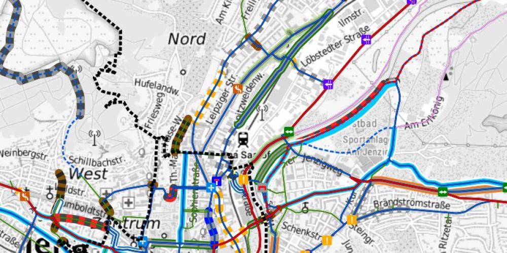 Kartenausschnitt Stadtplan Jena mit eingezeichneten symbolisierten Maßnahmen des Radverkehrsplans Jena 2035+