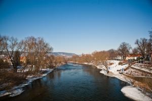 Blick auf die Saale nach Norden von der Camsdorferbrücke aus, Winter