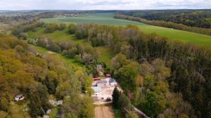 Landschaft um Thalbürgel von oben mit Ölmühle im Vordergrund