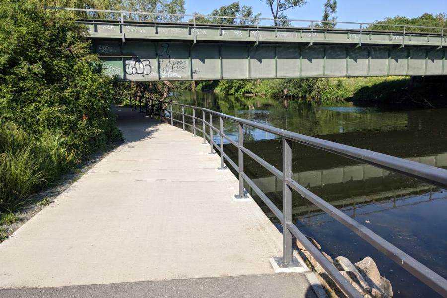 Bild vom neuen Radweg an der Saale ind Göschwitz